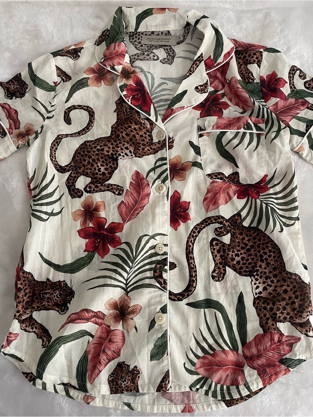 Desmond and Dempsey XS Soleia Print short sleeve button down pajama top jungle